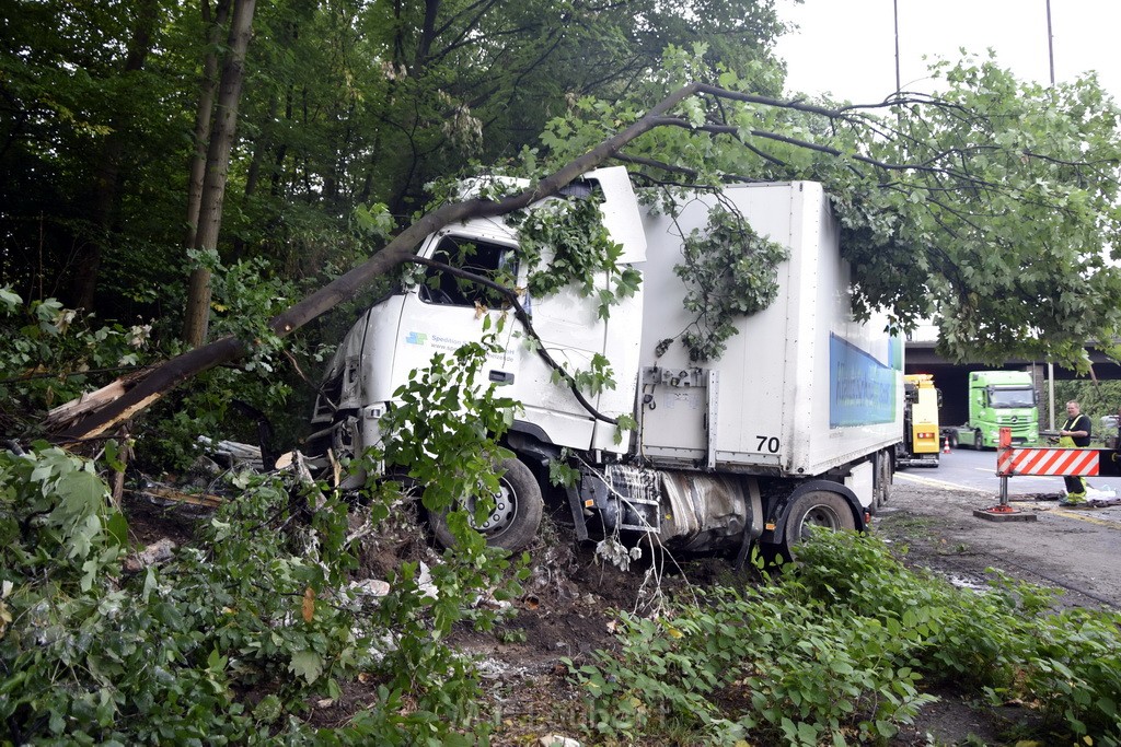 Schwerer VU A 3 Rich Oberhausen Hoehe AK Leverkusen P339.JPG - Miklos Laubert